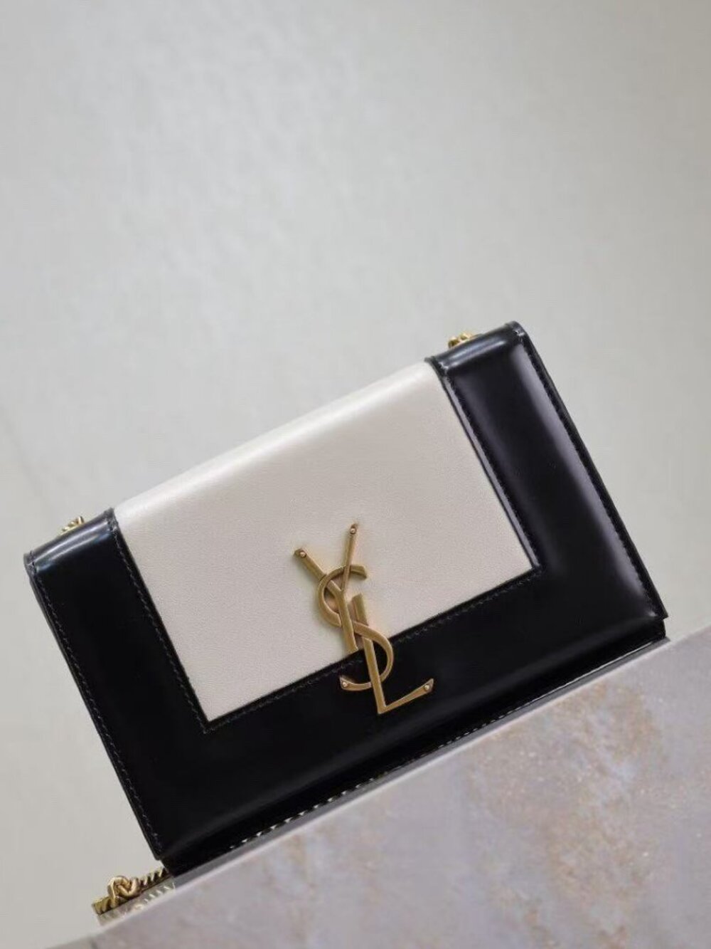 SAINT LAURENT KATE Medium Chain Bag in Black & White Patent Leather - Picture 2 of 9